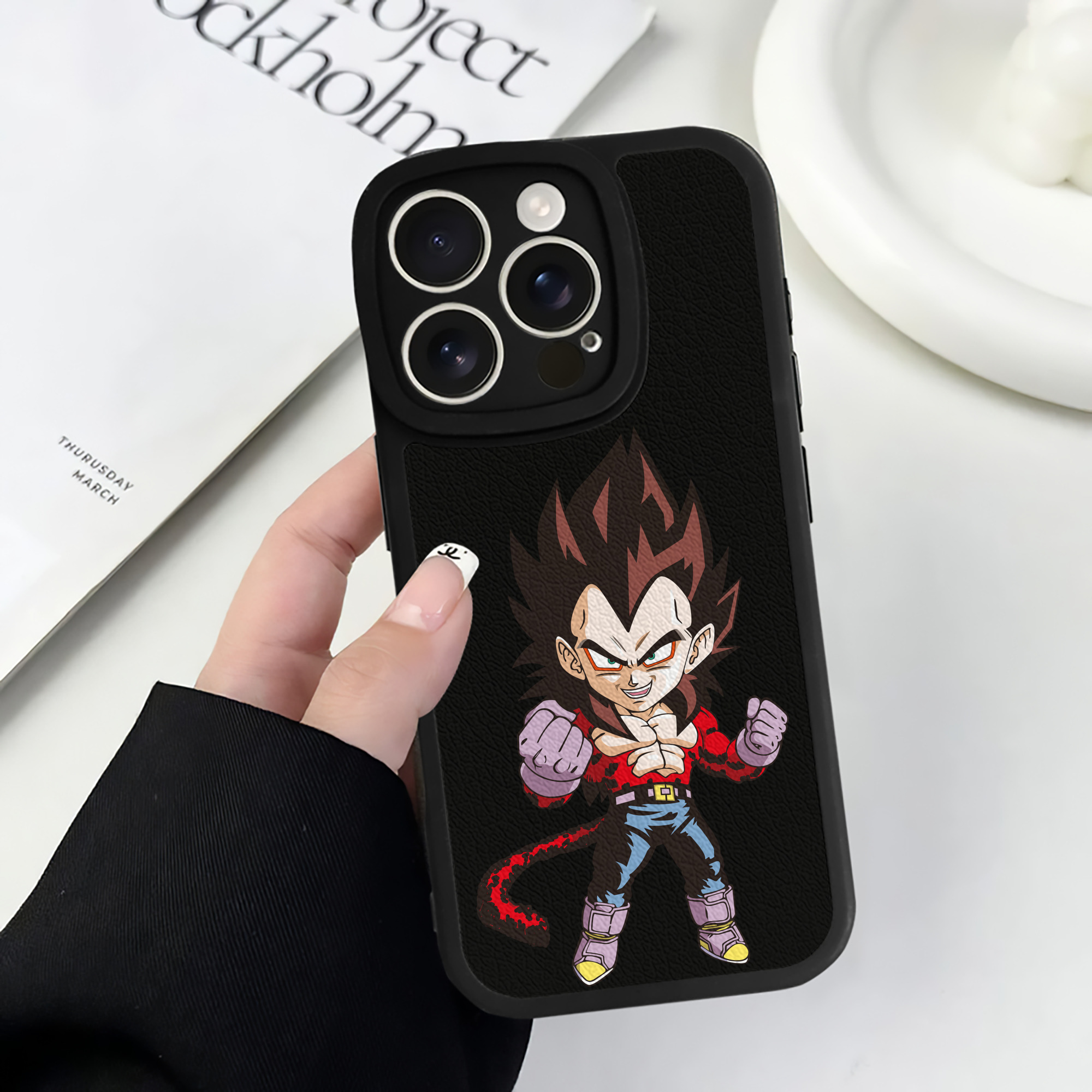 （画像用） ドラゴンボール ベジータ四世（Bejīta Yonsei）DRAGON BALL Vegeta IV 【iPhone 16シリーズ対応】シリコンスマホケース（レザー調） 材質：シリコン